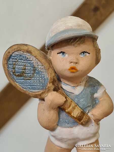 Molnár-Marton kerámia: Teniszező fiú