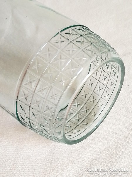 Régi öntött üveg váza, vízzöld, geometrikus mintával 19 cm