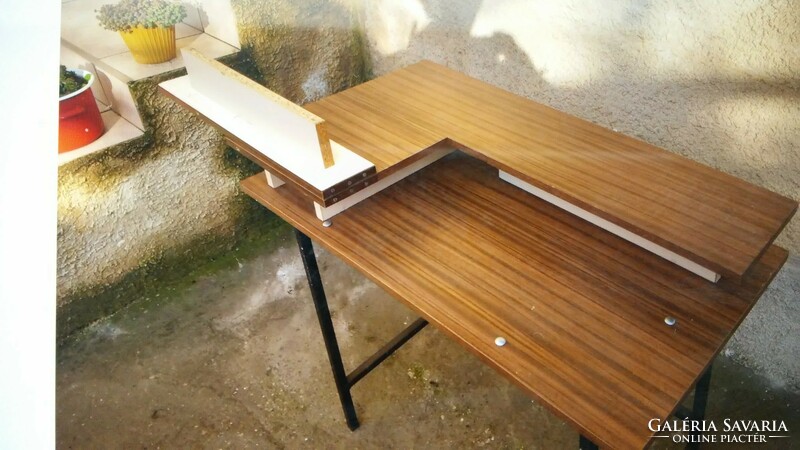 Sewing machine table with opening front