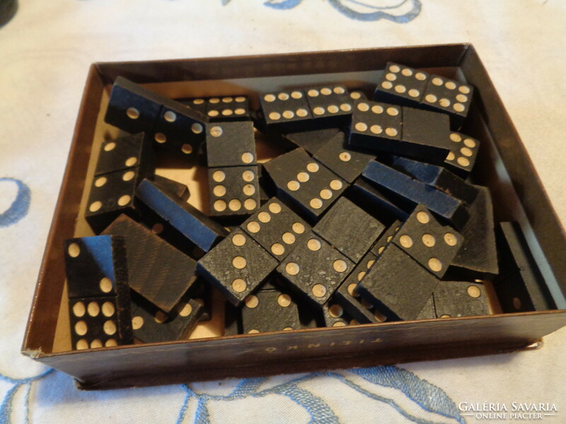 Régi dominó játék ,  mérete : 37 x 19 x 7 mm