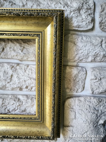 Beautiful wide frame painting mirror picture frame gilded in beautiful condition. 32.5 X 24.5 cm.