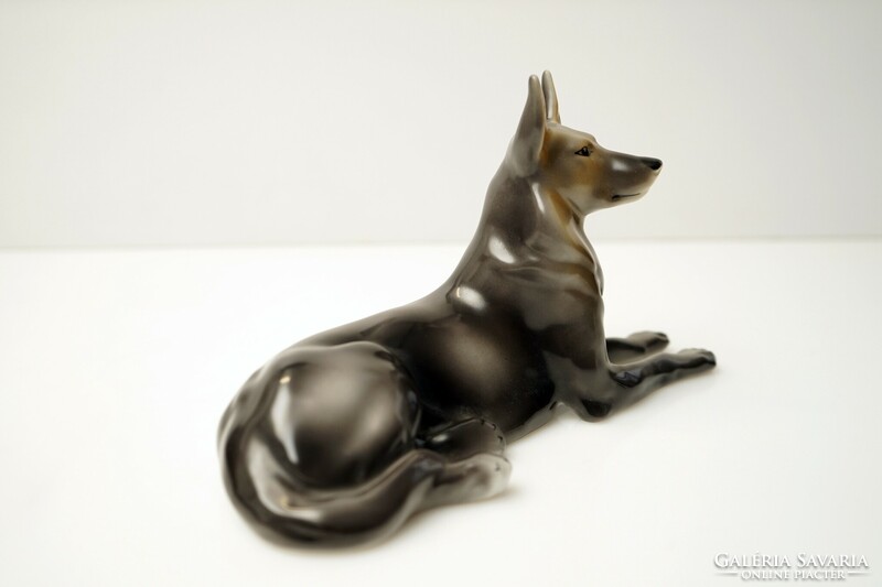 Old Raven House porcelain dog figurine / retro old German shepherd dog