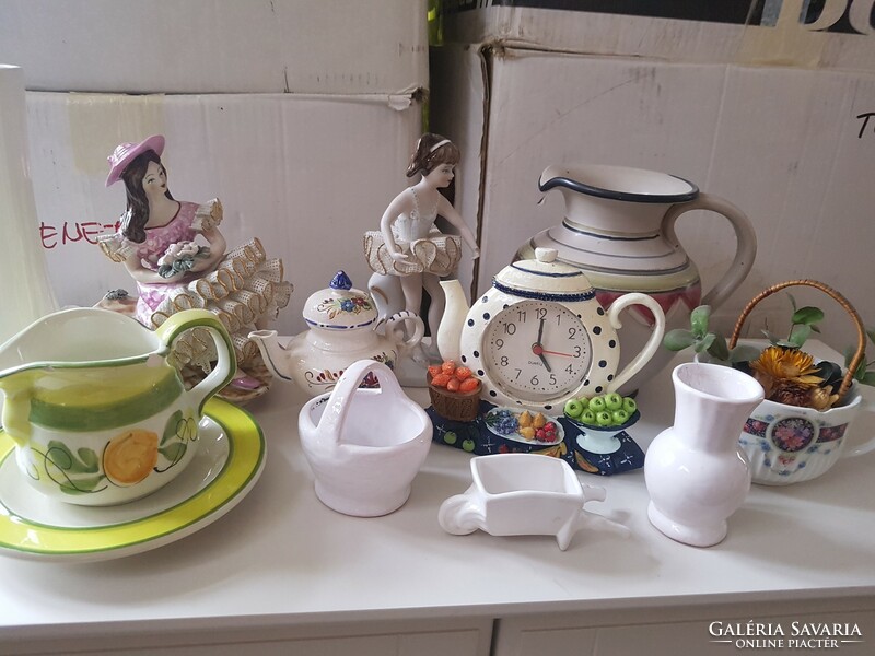 Porcelain and ceramic items included