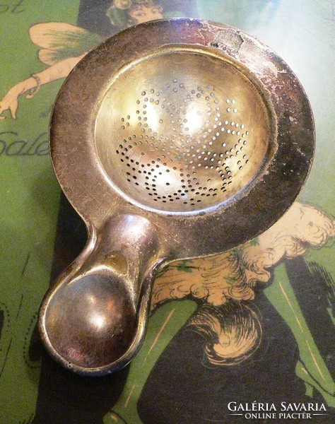 Christofle ezüstözött teaszűrő, magyar koronás vésettel