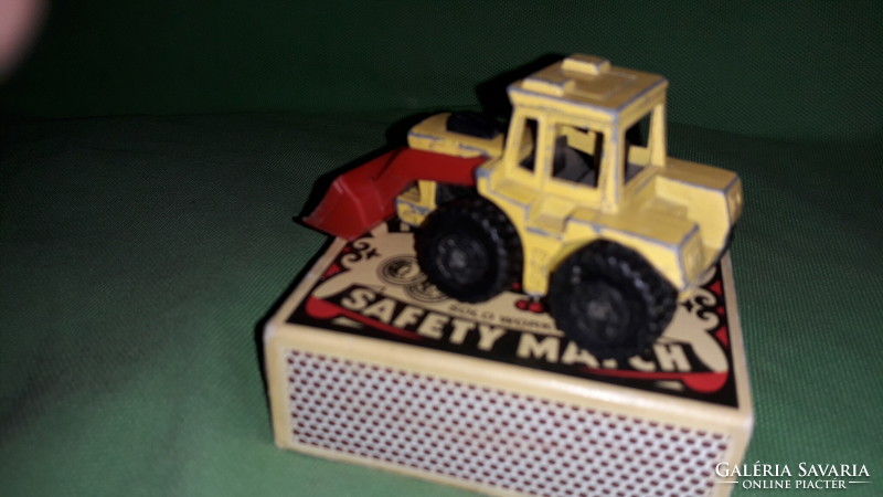 1972.-Matchbox- superfast- English- no.29 Tractor shovel - metal small car 1:64 scale according to the pictures