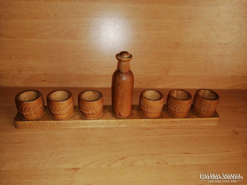 Antik iparművész fafaragás Betyár alakú butella poharakkal - mindegyik rögzített! (30/d)