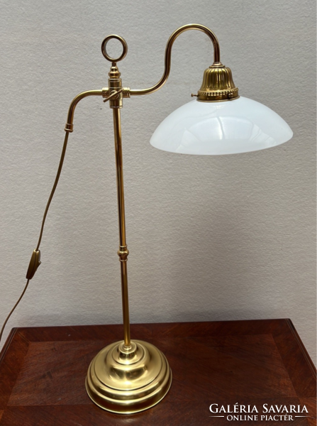 Antique copper height-adjustable table lamp with a rotatable shade