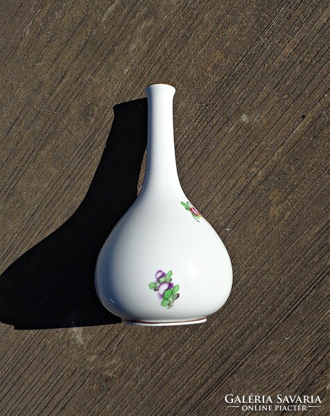 Herendi virágmintás váza, 12,5 cm. magas
