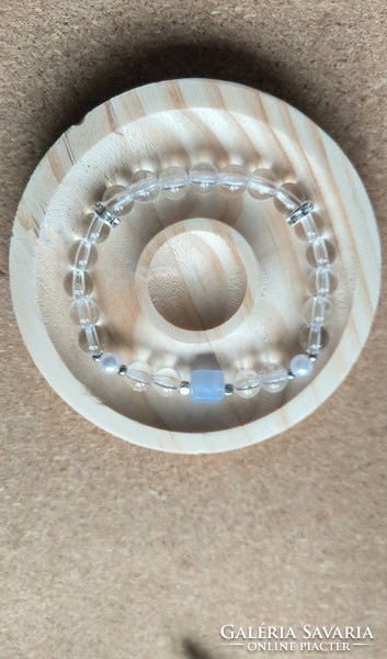 Transparent pearl bracelet