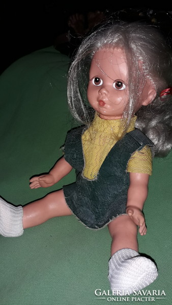 Vintage 1960.cca nagyon szép német ültethető mozgatható játék baba eredeti ruha 28 cm képek szerint