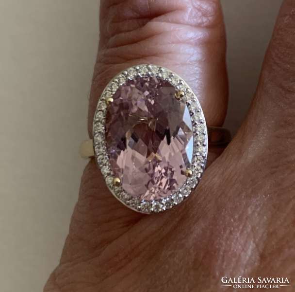 7.00ct Kunzit 0.60 ct Brillekkel arany gyűrű.ÚJ.Igazolással.