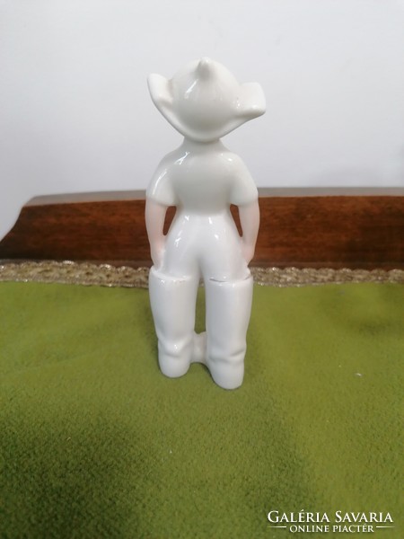 Rare! Retro Russian porcelain polonne boy scout with binoculars, red star on his cap