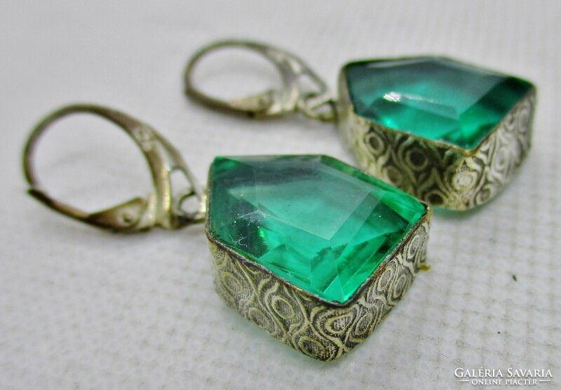 Szép régi art deco jellegű  fülbevaló zöld üvegkövekkel