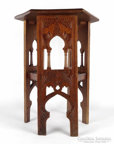 1R051 Orientalista kisméretű faragott teázó asztal 47 cm