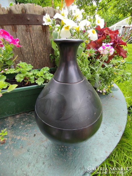 Frame ceramic vase