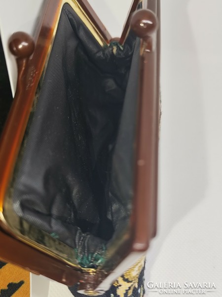 Gyönyörű antik hímzett hatású női pénztárca buksza