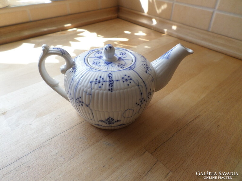 Antik Villeroy & Boch porcelán kis kiöntő teáskanna 3,5 dl