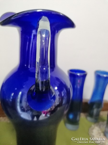Gyönyörű kék üveg kiöntő 6 db cső pohárral