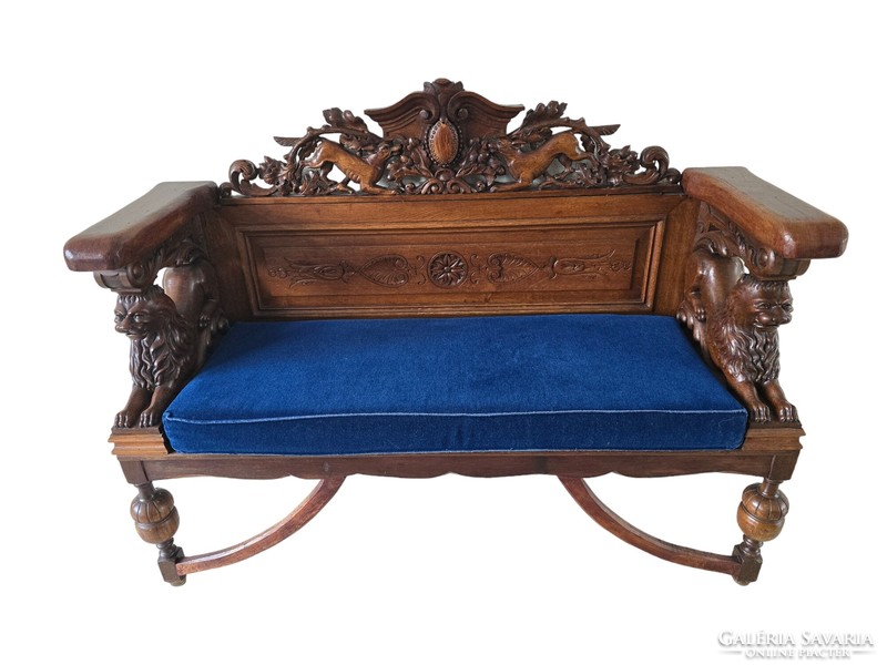 A822 antique, richly carved hunting scene renaissance style bench