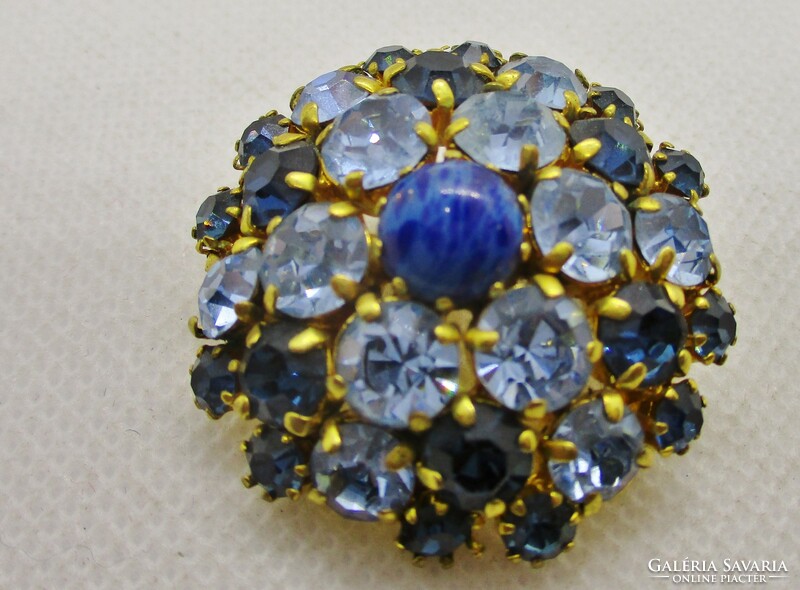 Beautiful antique brooch with blue stones
