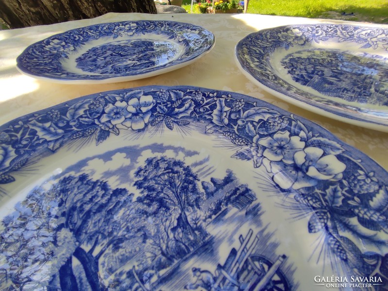 Olasz fajansz tányérok klasszikus kék fehér dekorral