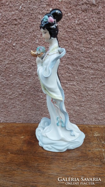 Keleti porcelán szobor 28,5 cm