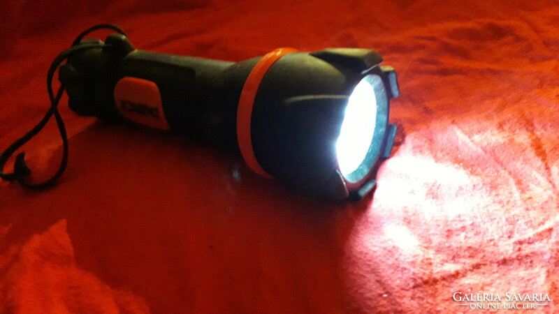 Thick quality rubber coated waterproof dorcy handheld led flashlight flashlight 24cm as shown in the pictures