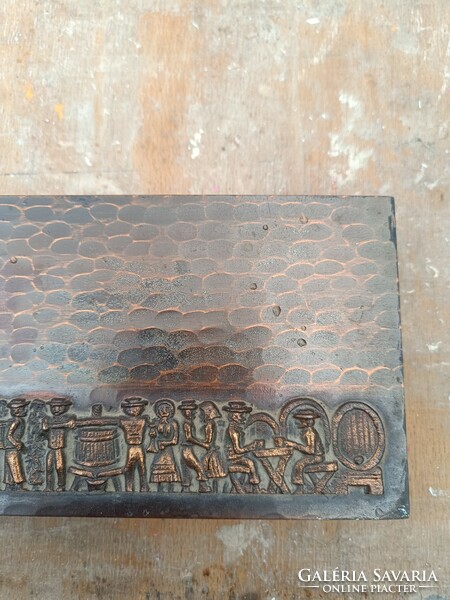 Iparművészeti bronz doboz (szüretelés)