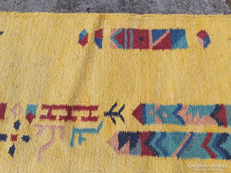 Kézzel szőtt mutatós síkszövött gyapjú szőnyeg 170 x 235 cm, kishibás