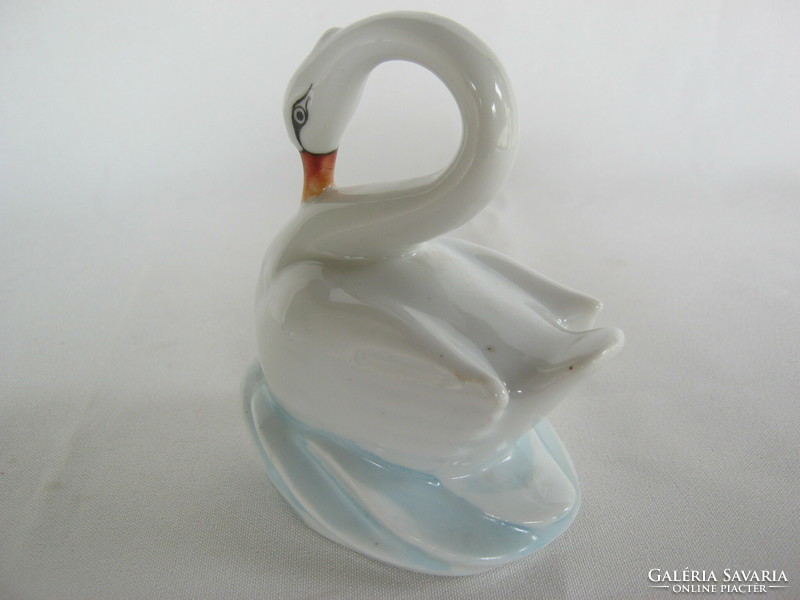 Drasche porcelain swan