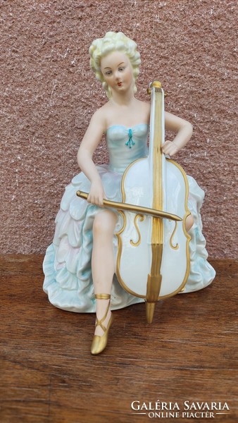 Német porcelán figura, hölgy csellóval, 23 cm