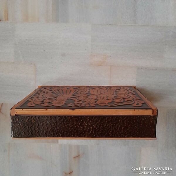 Iparművészeti fa doboz réz betéttel kártyatartó, ékszertartó