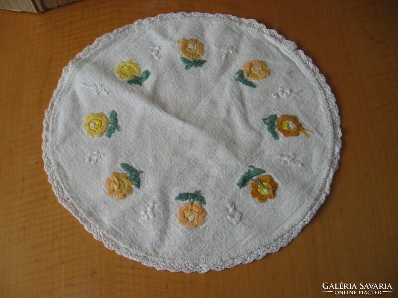 Embroidered rose tablecloth with crochet border