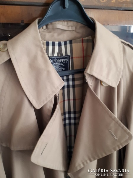 Classic Burberry trench coat, balloon coat