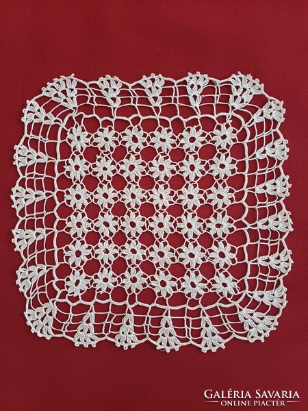 Square crochet placemat with small flowers