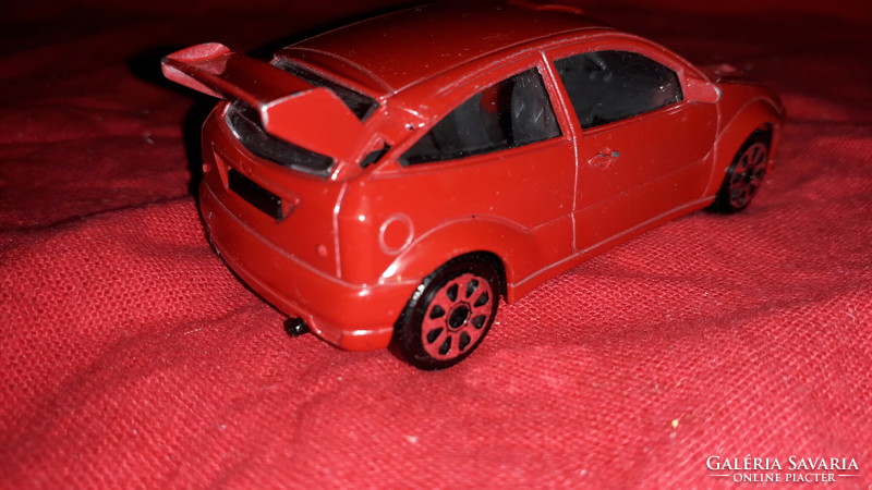Burago ford focus - red 1:43 metal small car according to the pictures