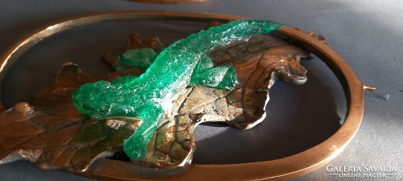 Copper-glass table decoration by artist Tamás Eskulits is negotiable