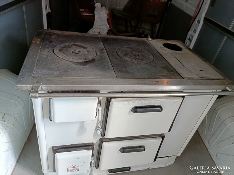 Sparhelt stove for sale
