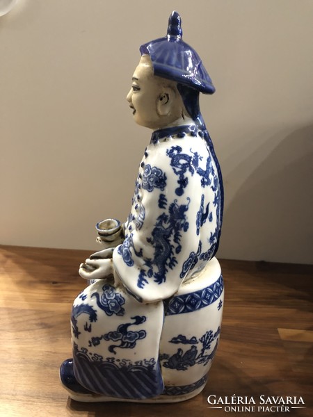 Chinese porcelain statue damaged!