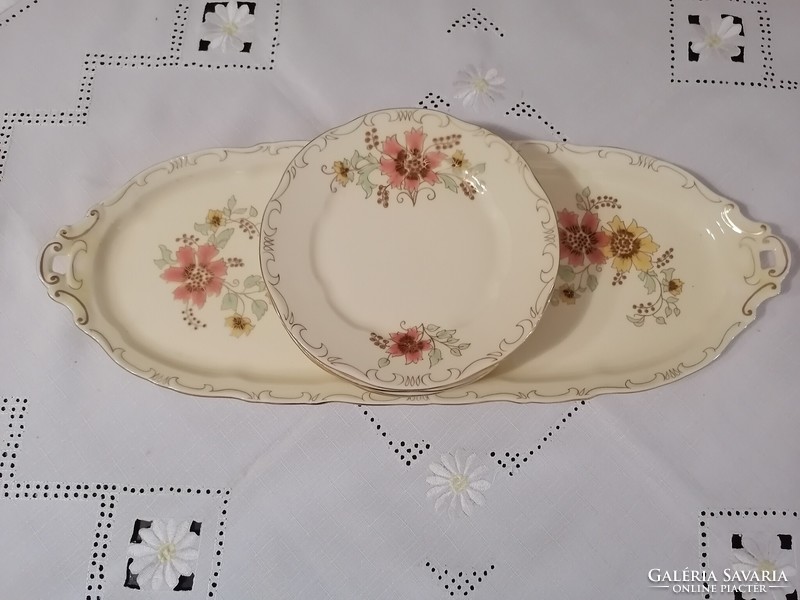 Zsolnay butter-colored sandwich set with a flower pattern