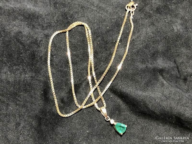 14K gold chain with emerald pendant