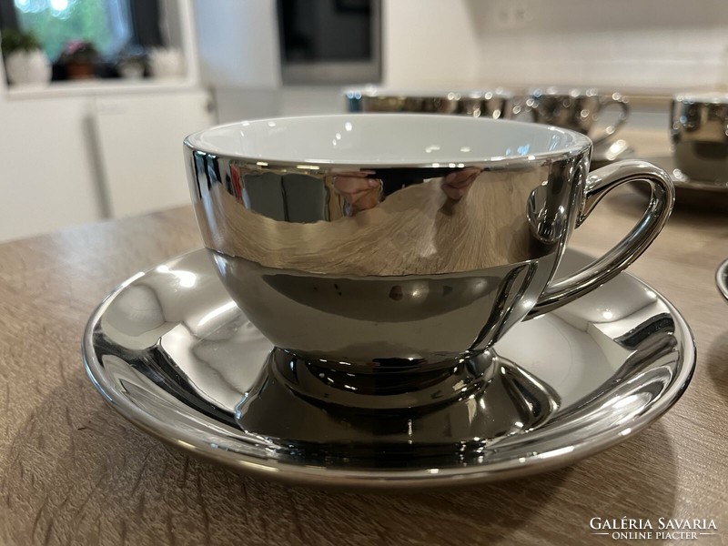 Csillogó inox vagy ezüst színű ,  porcelán kávés és teás csésze + alj  La Cafetiere