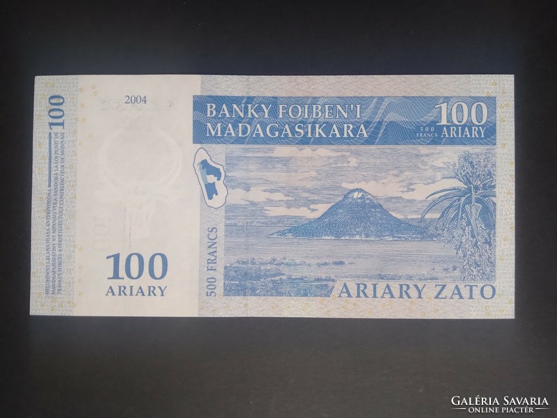 Madagascar 100 ariary / 500 French 2004 unc