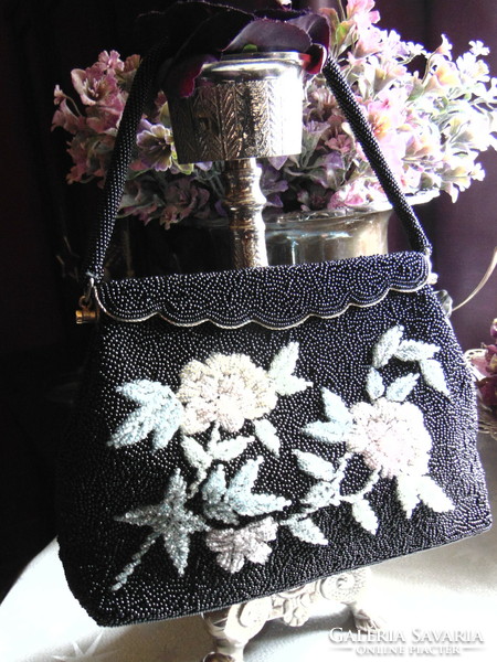 All pearl embroidered vintage casual bag
