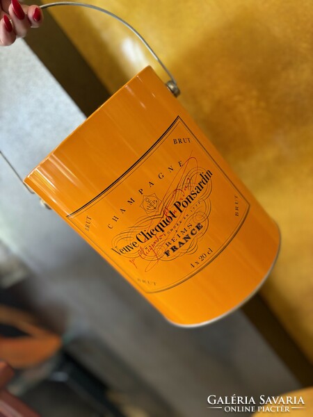 Veuve clicquot portable paint bucket shaped champagne cooler + 1 clicquot bottle stopper