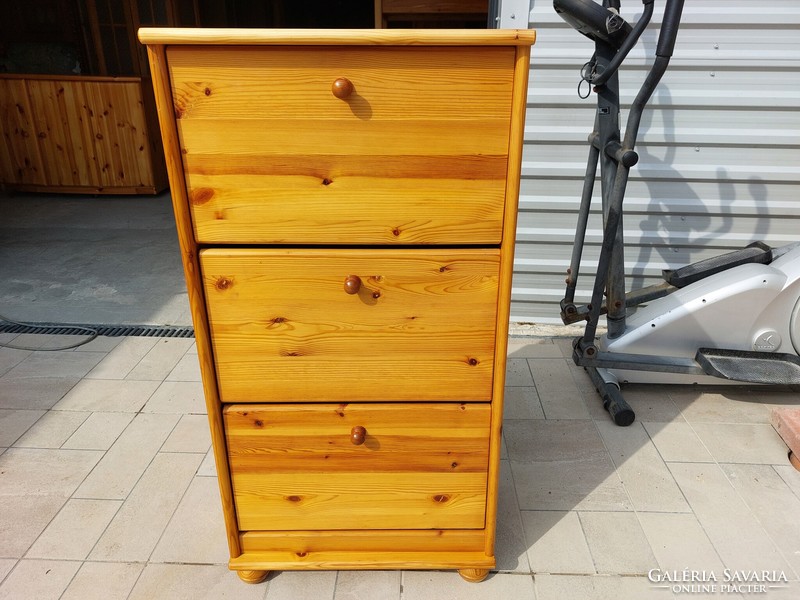 A 3-compartment claudia pine shoe cabinet for sale. Furniture of Rs. Furniture is in good condition, no scratches. Measure
