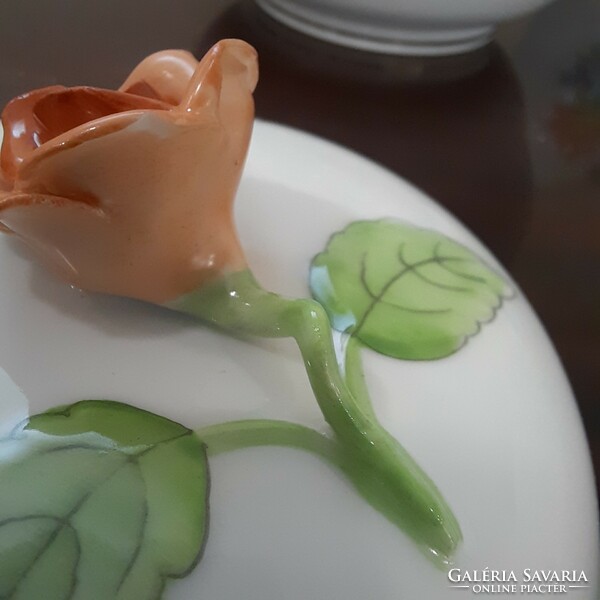 Large Herend Hecsedli porcelain bonbonier with rosehip pattern