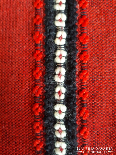 Wool hand-woven wall protector