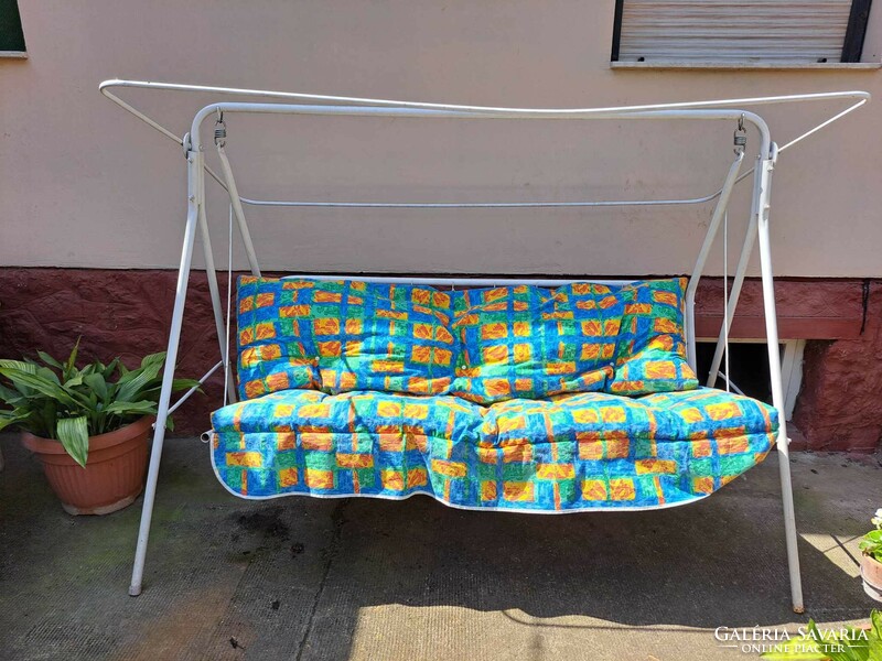 Retro swing bed for sale