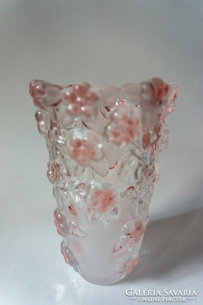 Lenyűgöző Vintage német Walther Glas "Carmen" rose üveg váza, domború virágmintával!